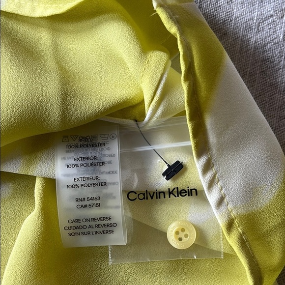 Calvin Klein Lemon Yellow Sleeveless Pleated Blouse with Mandarin Collar - Picture 8 of 11